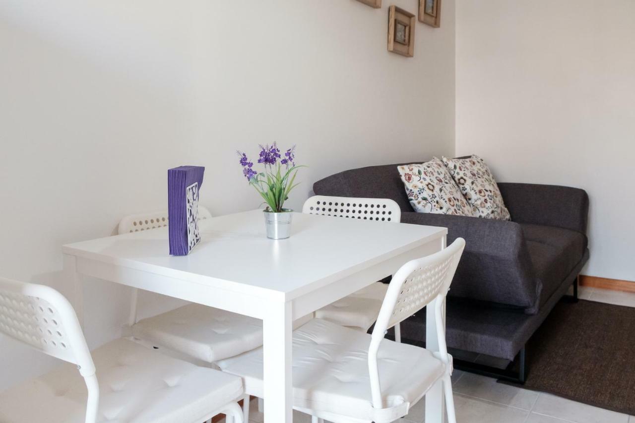 Apartment With Balcony In The Square Porto Zewnętrze zdjęcie