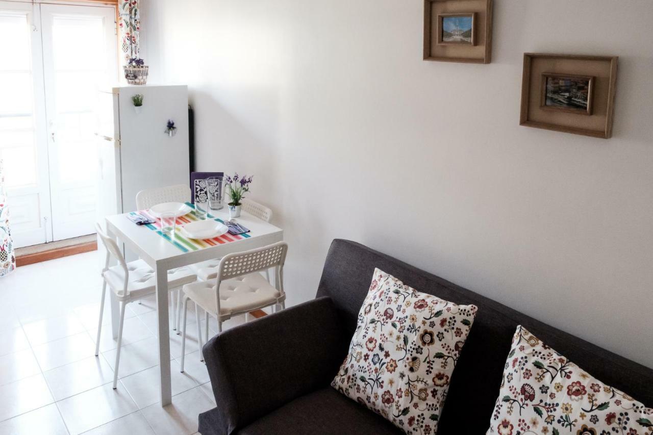 Apartment With Balcony In The Square Porto Zewnętrze zdjęcie