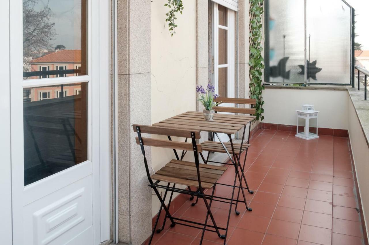 Apartment With Balcony In The Square Porto Zewnętrze zdjęcie