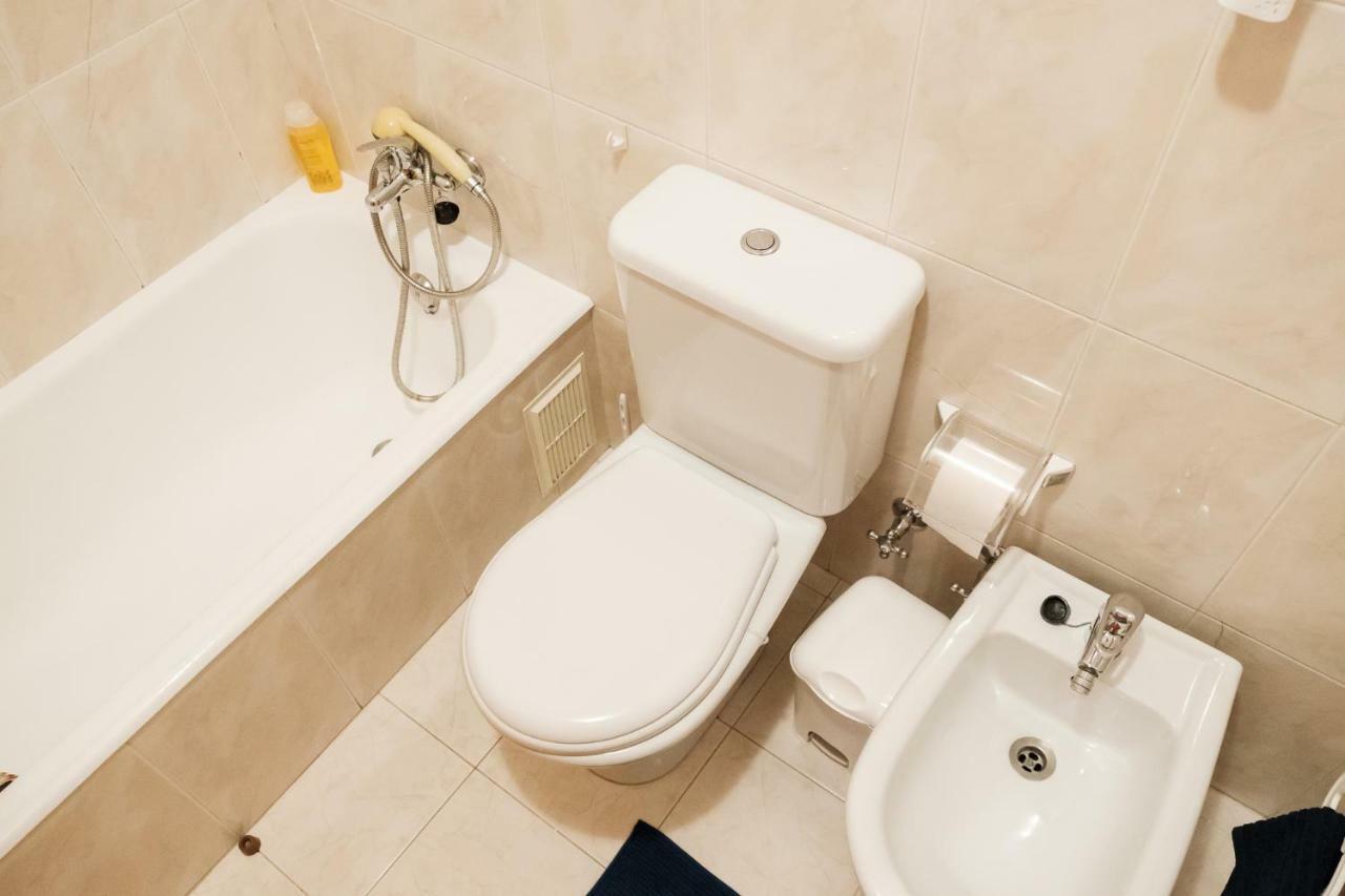 Apartment With Balcony In The Square Porto Zewnętrze zdjęcie
