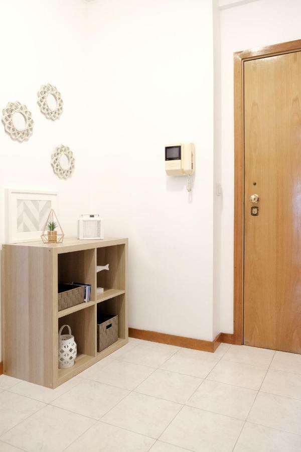 Apartment With Balcony In The Square Porto Zewnętrze zdjęcie
